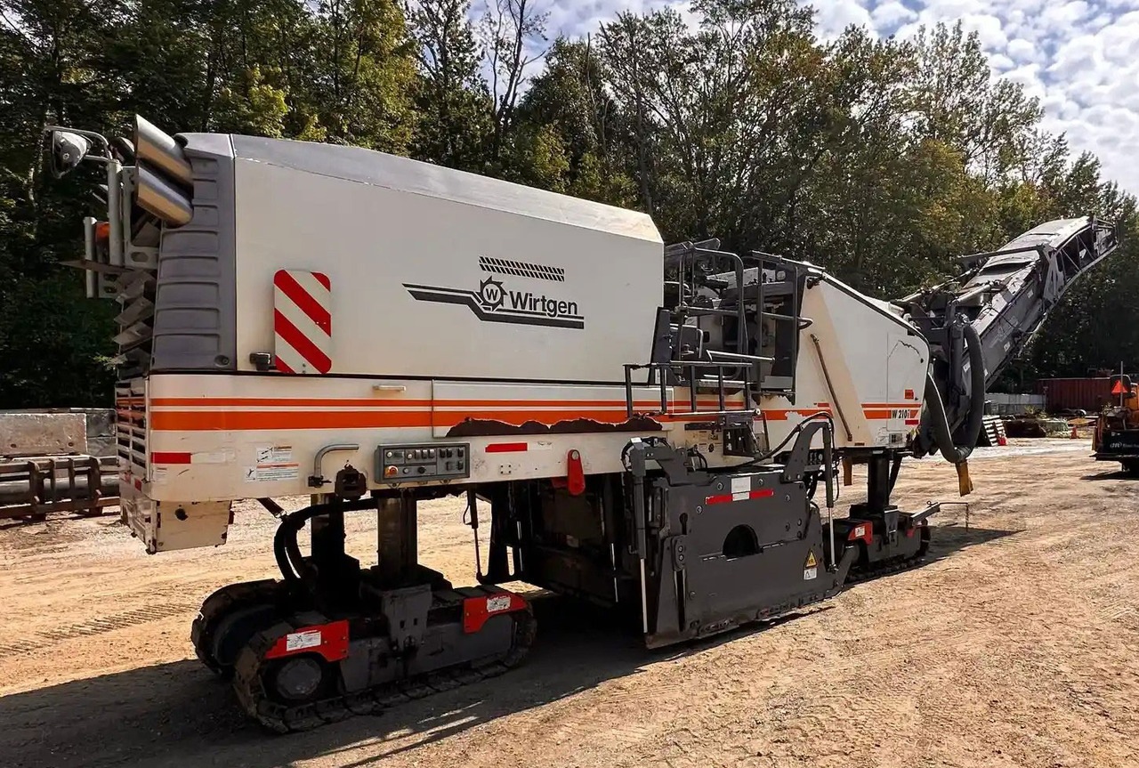 Wirtgen W 210 i - ماكينات لصقل الأسفلت: صور 1 Wirtgen W 210 i - ماكينات لصقل الأسفلت: صور 1