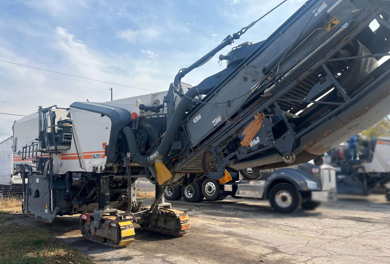 Wirtgen W 210 i - ماكينات لصقل الأسفلت: صور 5 Wirtgen W 210 i - ماكينات لصقل الأسفلت: صور 5