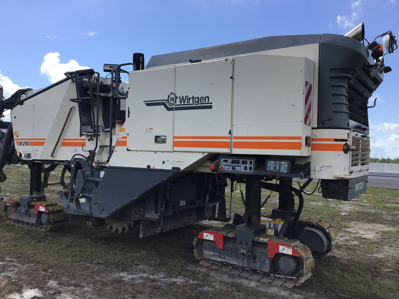 Wirtgen W 210 i - ماكينات لصقل الأسفلت: صور 5 Wirtgen W 210 i - ماكينات لصقل الأسفلت: صور 5