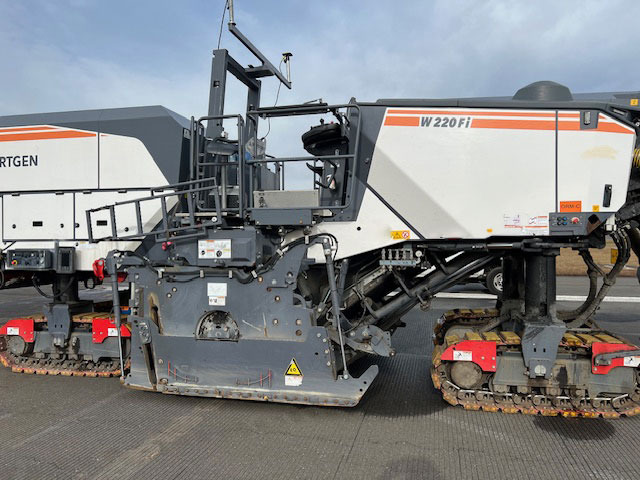 Wirtgen W 220 Fi - ماكينات لصقل الأسفلت: صور 4 Wirtgen W 220 Fi - ماكينات لصقل الأسفلت: صور 4