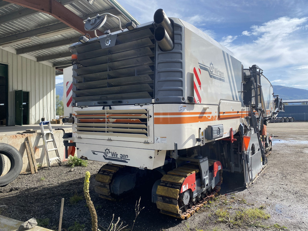 Wirtgen W 220 - ماكينات لصقل الأسفلت: صور 4 Wirtgen W 220 - ماكينات لصقل الأسفلت: صور 4