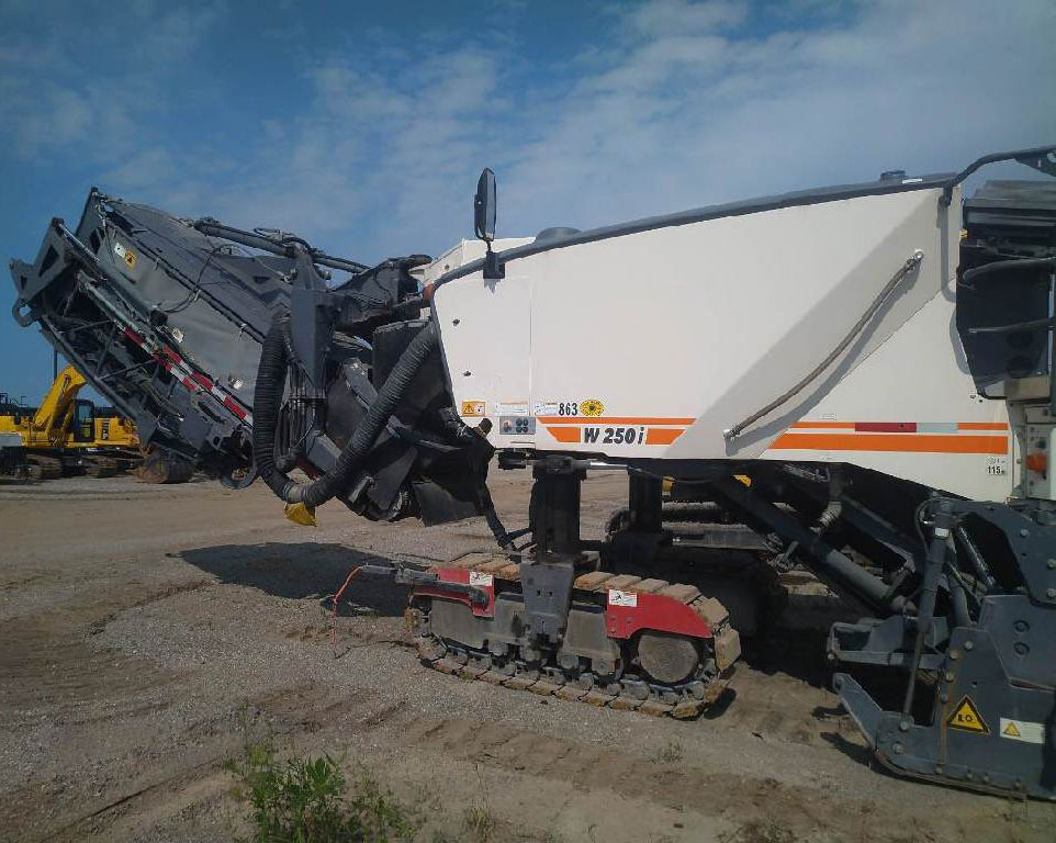 Wirtgen W 250 I - ماكينات لصقل الأسفلت: صور 4 Wirtgen W 250 I - ماكينات لصقل الأسفلت: صور 4