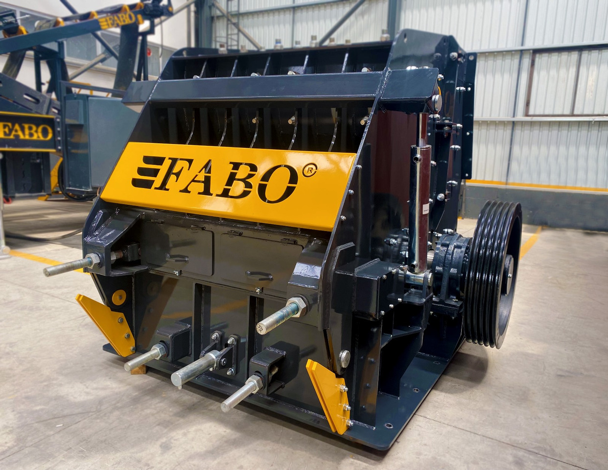 جديد كسارة التصادمية FABO impact crusher: صور 6 جديد كسارة التصادمية FABO impact crusher: صور 6