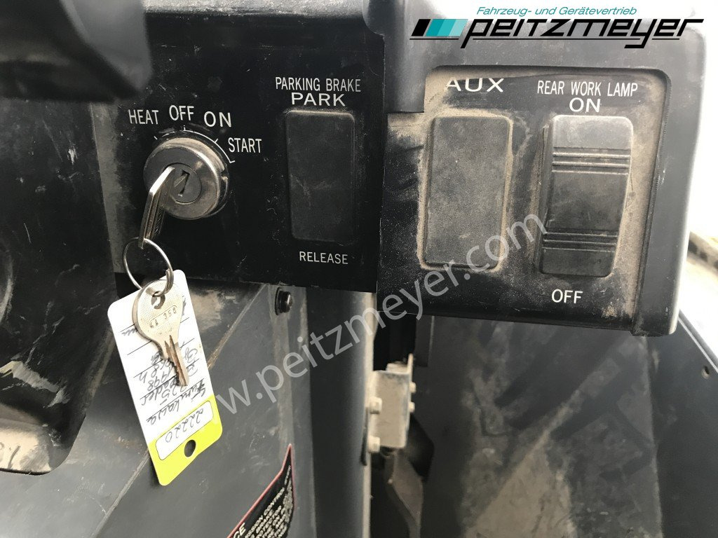 اللودر بعجل FURUKAWA RADLADER 325 Klima: صور 18