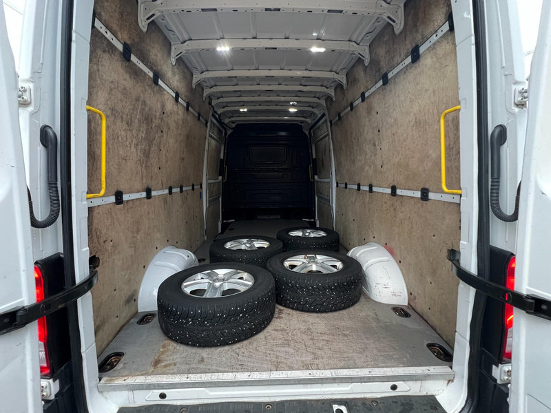 Volkswagen Crafter 4MOTION - فان: صور 4 Volkswagen Crafter 4MOTION - فان: صور 4