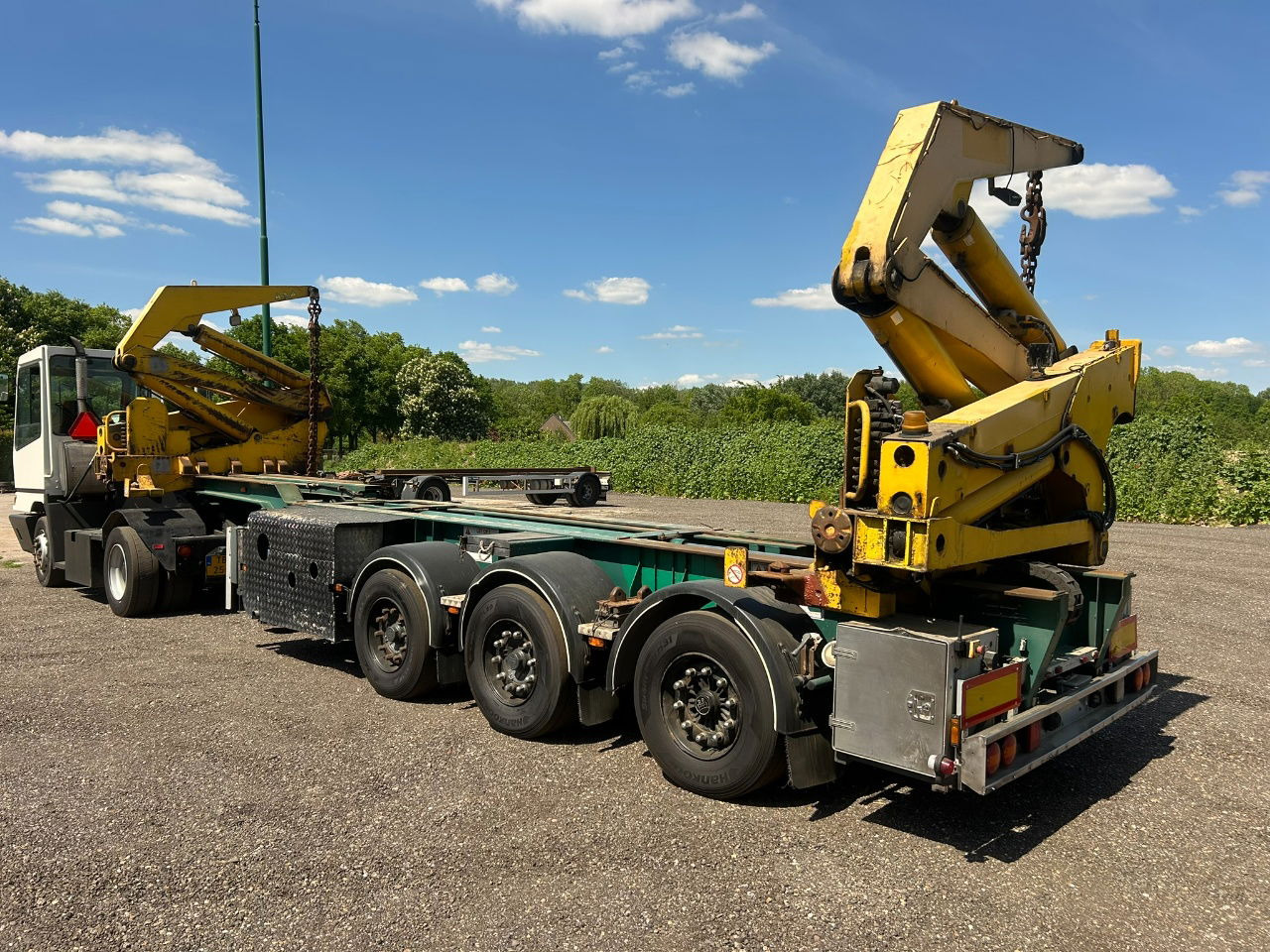 Hammar 195 HC / 20 ft, 2 x 20 ft 40 ft HC, power pack Diesel, Wireless controlle - شاحنات الحاويات / جسم علوي قابل للتغيير نصف مقطورة: صور 4 Hammar 195 HC / 20 ft, 2 x 20 ft 40 ft HC, power pack Diesel, Wireless controlle - شاحنات الحاويات / جسم علوي قابل للتغيير نصف مقطورة: صور 4