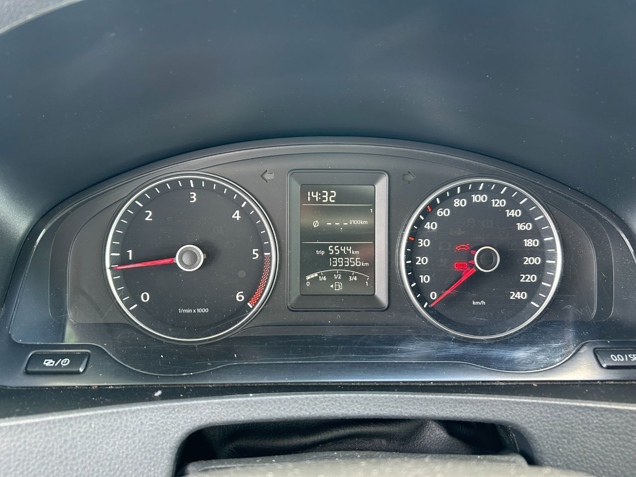 فان المدمجة Volkswagen Transporter 2.0 TDI Bleumotion Technology L1 H1 114 PK apk 14-12-2024 Airco NL: صور 10