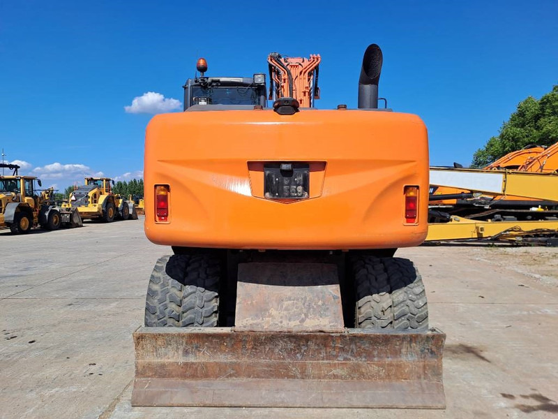 Hitachi ZX 170 W-5 B - حفارة على عجلات: صور 3 Hitachi ZX 170 W-5 B - حفارة على عجلات: صور 3