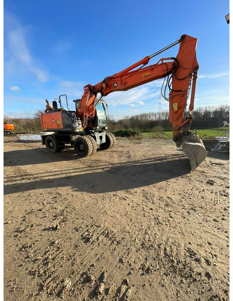 Hitachi ZX170W-5 B - حفارة على عجلات: صور 5 Hitachi ZX170W-5 B - حفارة على عجلات: صور 5