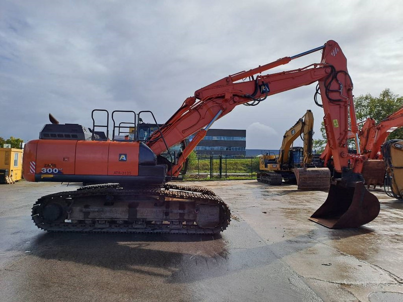 Hitachi ZX300LC-6 - حفارات زحافة: صور 5 Hitachi ZX300LC-6 - حفارات زحافة: صور 5