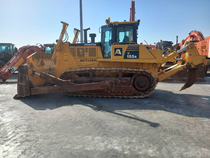 Komatsu D155A (4 Pieces available - Abu Dhabi) - بلدوزر: صور 1 Komatsu D155A (4 Pieces available - Abu Dhabi) - بلدوزر: صور 1