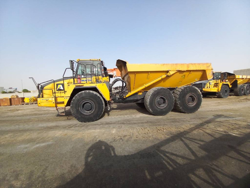 Komatsu HM400-3R (4 pcs available in Abu Dhabi) - شاحنة مفصلية: صور 1 Komatsu HM400-3R (4 pcs available in Abu Dhabi) - شاحنة مفصلية: صور 1