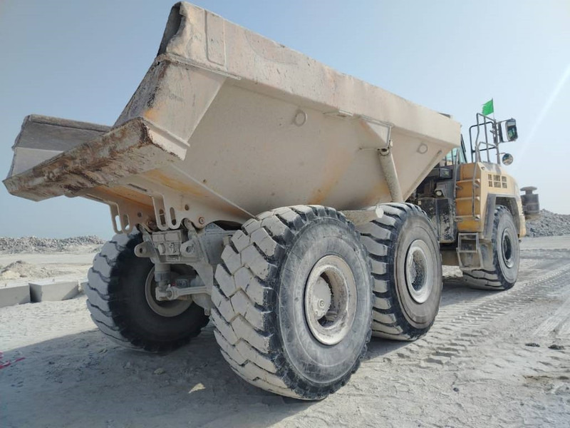 Komatsu HM400-3R (4 pieces available in Abu Dhabi) - شاحنة مفصلية: صور 5 Komatsu HM400-3R (4 pieces available in Abu Dhabi) - شاحنة مفصلية: صور 5