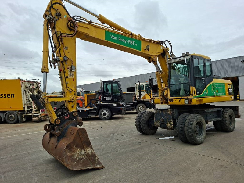 Komatsu PW 200-7H - حفارة على عجلات: صور 2 Komatsu PW 200-7H - حفارة على عجلات: صور 2