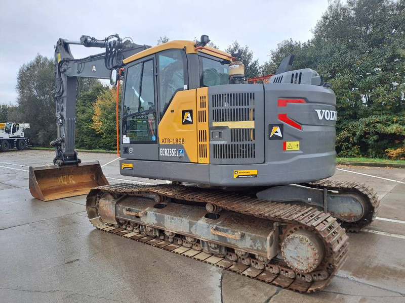 Volvo ECR 235 E - حفارات زحافة: صور 2 Volvo ECR 235 E - حفارات زحافة: صور 2