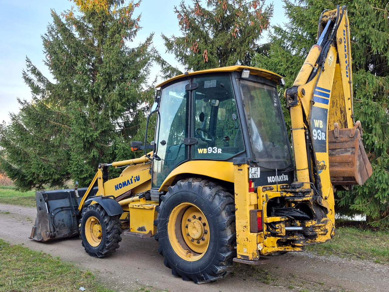 KOMATSU WB93R-5 - حفار متعدد الاستخدام: صور 2 KOMATSU WB93R-5 - حفار متعدد الاستخدام: صور 2