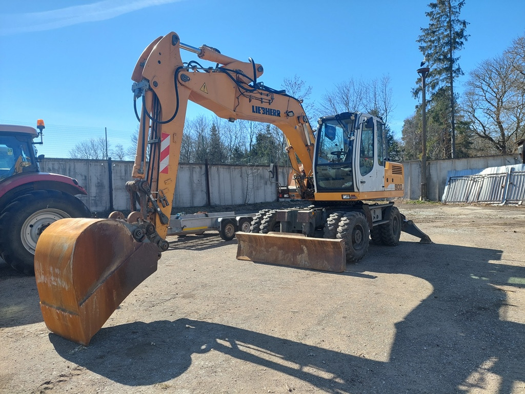 LIEBHERR A900C - حفارة على عجلات: صور 1 LIEBHERR A900C - حفارة على عجلات: صور 1