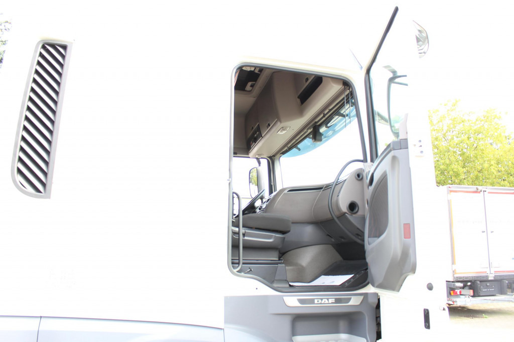 Daf XF 530 SC Retarder ACC LDW Kühlbox Vollspoiler - شاحنة جرار: صور 3 Daf XF 530 SC Retarder ACC LDW Kühlbox Vollspoiler - شاحنة جرار: صور 3