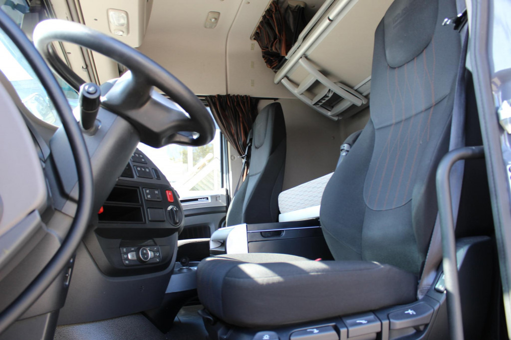 Daf XF 530 SC Retarder ACC LDWS Kühlbox Vollspoiler - شاحنة جرار: صور 4 Daf XF 530 SC Retarder ACC LDWS Kühlbox Vollspoiler - شاحنة جرار: صور 4