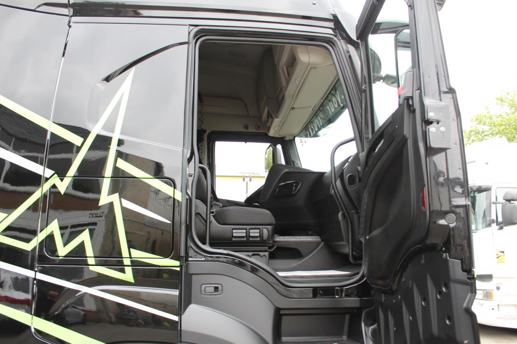 Iveco S-Way 480 Retarder Standklima 2Tanks Navi LED - شاحنة جرار: صور 3 Iveco S-Way 480 Retarder Standklima 2Tanks Navi LED - شاحنة جرار: صور 3