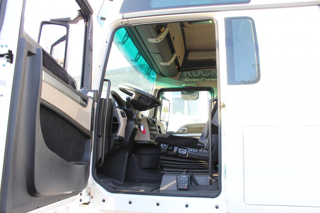 MAN TGX 18.510 E6 XXL Retarder Kühlbox Navi VIN: LP - شاحنة جرار: صور 3 MAN TGX 18.510 E6 XXL Retarder Kühlbox Navi VIN: LP - شاحنة جرار: صور 3