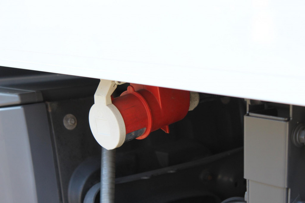 Mercedes-Benz Actros 1830 E6 TK T-1200R Multi Bi-Temp LBW AHK - مبردة شاحنة: صور 4 Mercedes-Benz Actros 1830 E6 TK T-1200R Multi Bi-Temp LBW AHK - مبردة شاحنة: صور 4