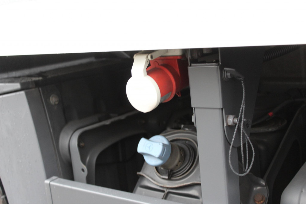 Mercedes-Benz Actros 1830 E6 TK T-1200R Multi Bi-Temp LBW AHK - مبردة شاحنة: صور 5 Mercedes-Benz Actros 1830 E6 TK T-1200R Multi Bi-Temp LBW AHK - مبردة شاحنة: صور 5