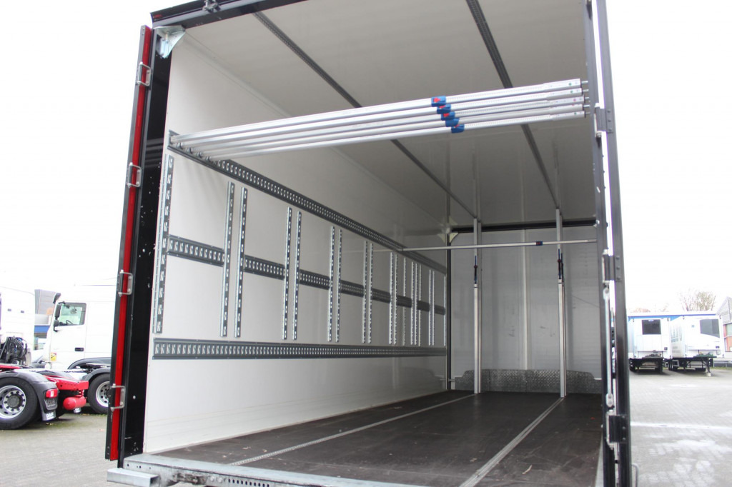 Mercedes-Benz Atego 1530 Koffer DS Schlafkab Durchladen 99Tkm! - الشاحنات الصغيرة: صور 4 Mercedes-Benz Atego 1530 Koffer DS Schlafkab Durchladen 99Tkm! - الشاحنات الصغيرة: صور 4