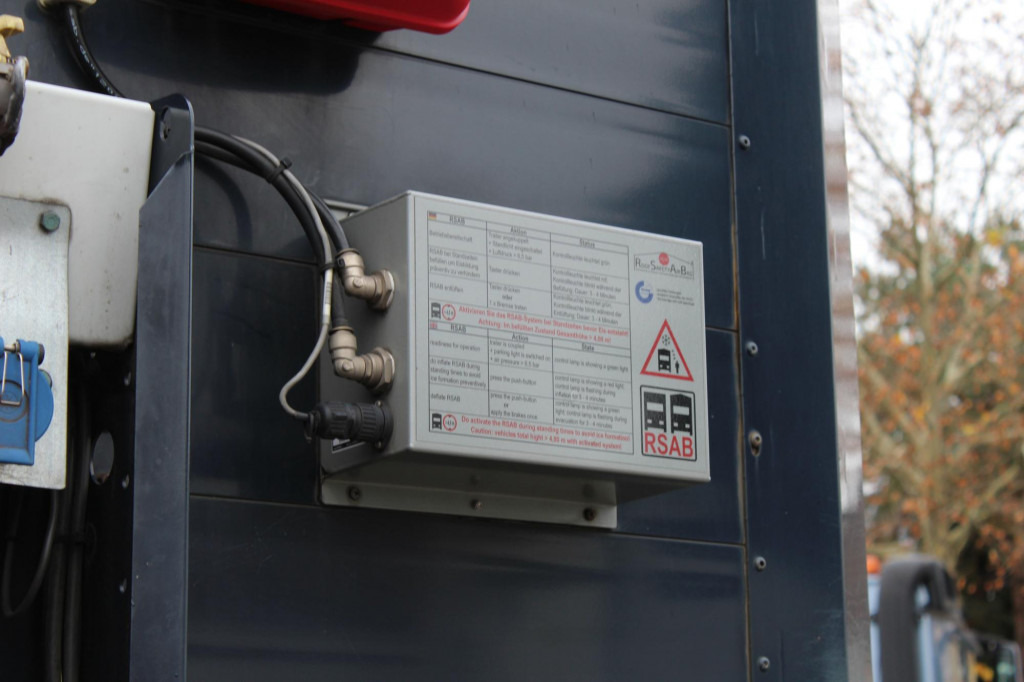 SCHMITZ Plane Edscha Liftachse Pal.-Kasten Lenkachse - الخيمة نصف مقطورة: صور 4 SCHMITZ Plane Edscha Liftachse Pal.-Kasten Lenkachse - الخيمة نصف مقطورة: صور 4