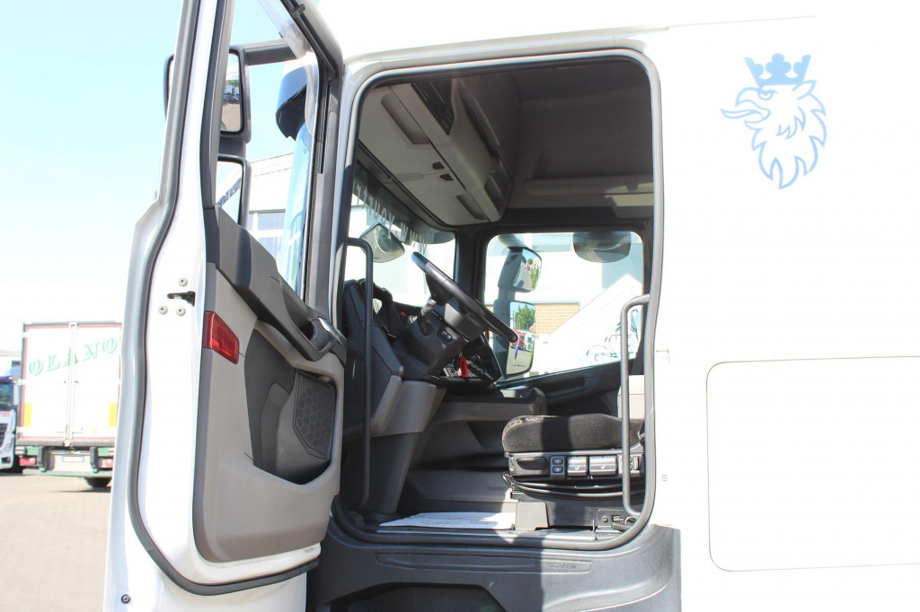 Scania R 500 Retarder LED Kühlbox 2 Tanks Navi - شاحنة جرار: صور 3 Scania R 500 Retarder LED Kühlbox 2 Tanks Navi - شاحنة جرار: صور 3