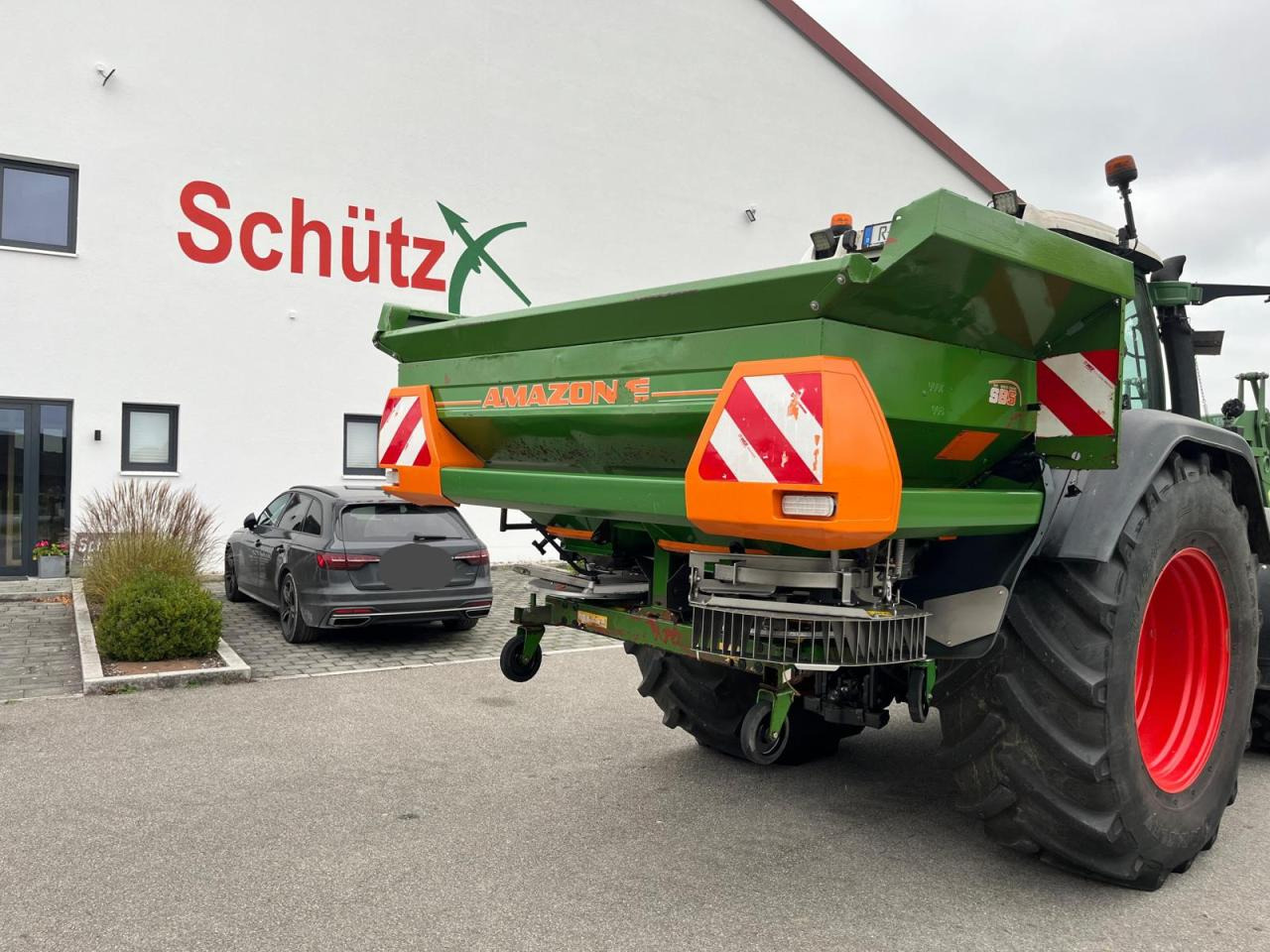 Amazone ZA-M 1501 Profis, Wiegestreuer, 2500 Liter - آلة رش الأسمدة: صور 1 Amazone ZA-M 1501 Profis, Wiegestreuer, 2500 Liter - آلة رش الأسمدة: صور 1