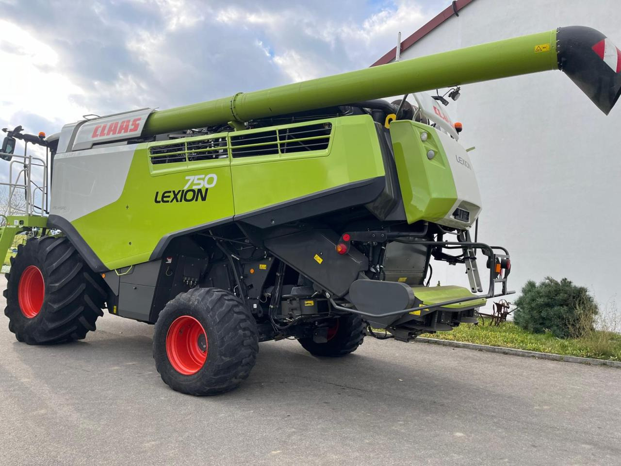 CLAAS Lexion 750 V-Kanal 3D, Bj. 2017, 30kmh - حصادة شاملة: صور 2 CLAAS Lexion 750 V-Kanal 3D, Bj. 2017, 30kmh - حصادة شاملة: صور 2