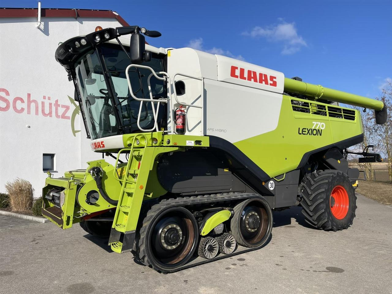 CLAAS Lexion 770TT Modell C76 mit CEMOS AUTOMATIC und Schneidwerk V1230 - حصادة شاملة: صور 1 CLAAS Lexion 770TT Modell C76 mit CEMOS AUTOMATIC und Schneidwerk V1230 - حصادة شاملة: صور 1