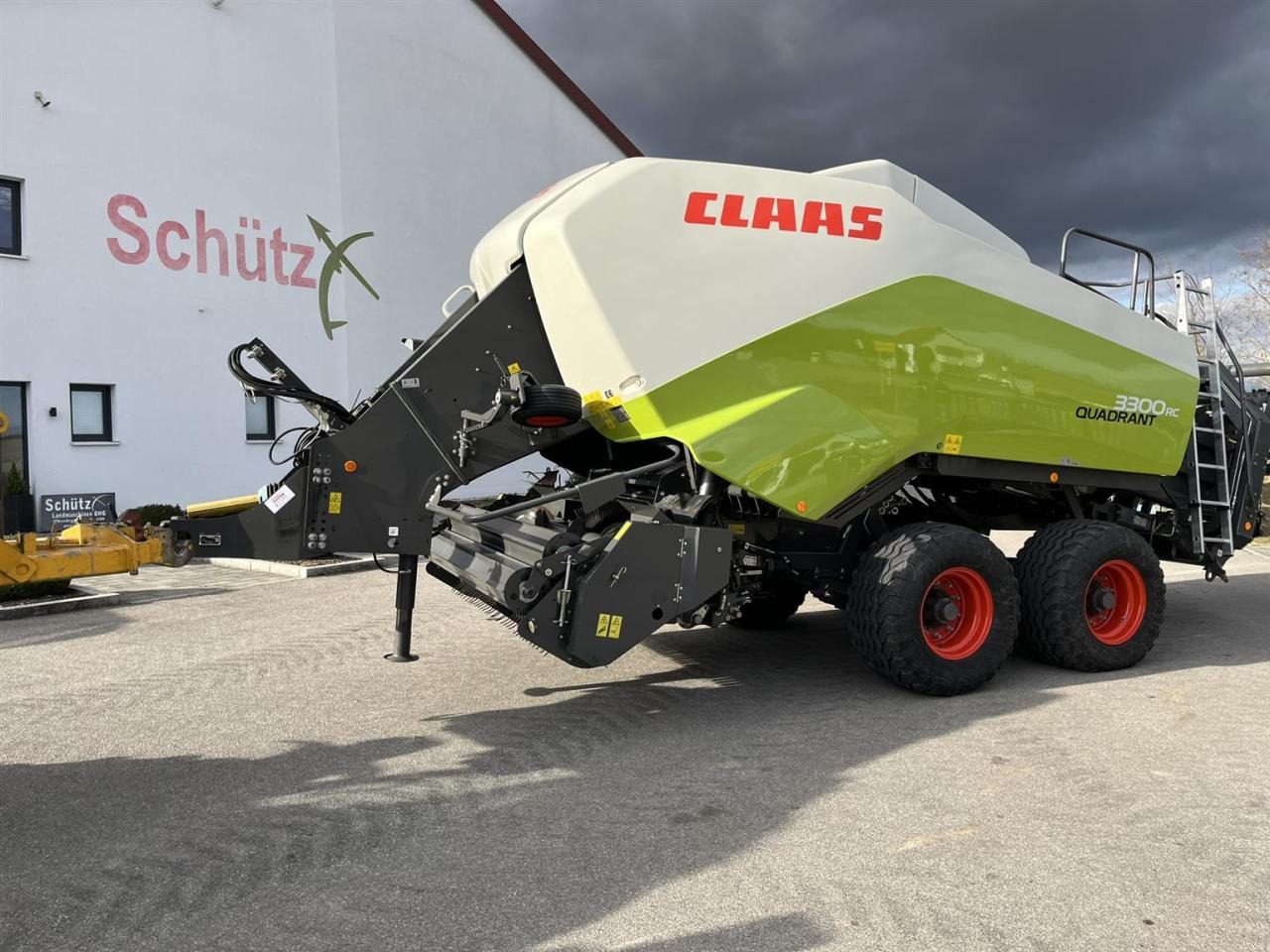 CLAAS Quadrant 3300 RC, Baujahr 2016, ca. 16.500 Ballen - مكبس البالات المستطيله: صور 1 CLAAS Quadrant 3300 RC, Baujahr 2016, ca. 16.500 Ballen - مكبس البالات المستطيله: صور 1