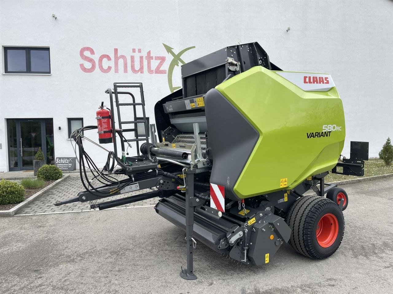 CLAAS Variant 580 RC PRO, neuwertige Rundballenpresse, Baujahr 2023 - مكبس القش الدائري: صور 1 CLAAS Variant 580 RC PRO, neuwertige Rundballenpresse, Baujahr 2023 - مكبس القش الدائري: صور 1