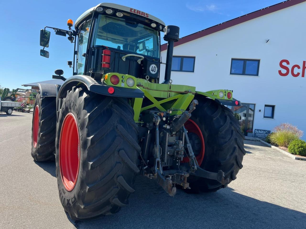 CLAAS Xerion 3800 Trac PTO mit GPS S3 mit Frontkraftheber und Heckzapfwelle, kommt vom Erstbesitzer, gepfl - جرار: صور 4 CLAAS Xerion 3800 Trac PTO mit GPS S3 mit Frontkraftheber und Heckzapfwelle, kommt vom Erstbesitzer, gepfl - جرار: صور 4