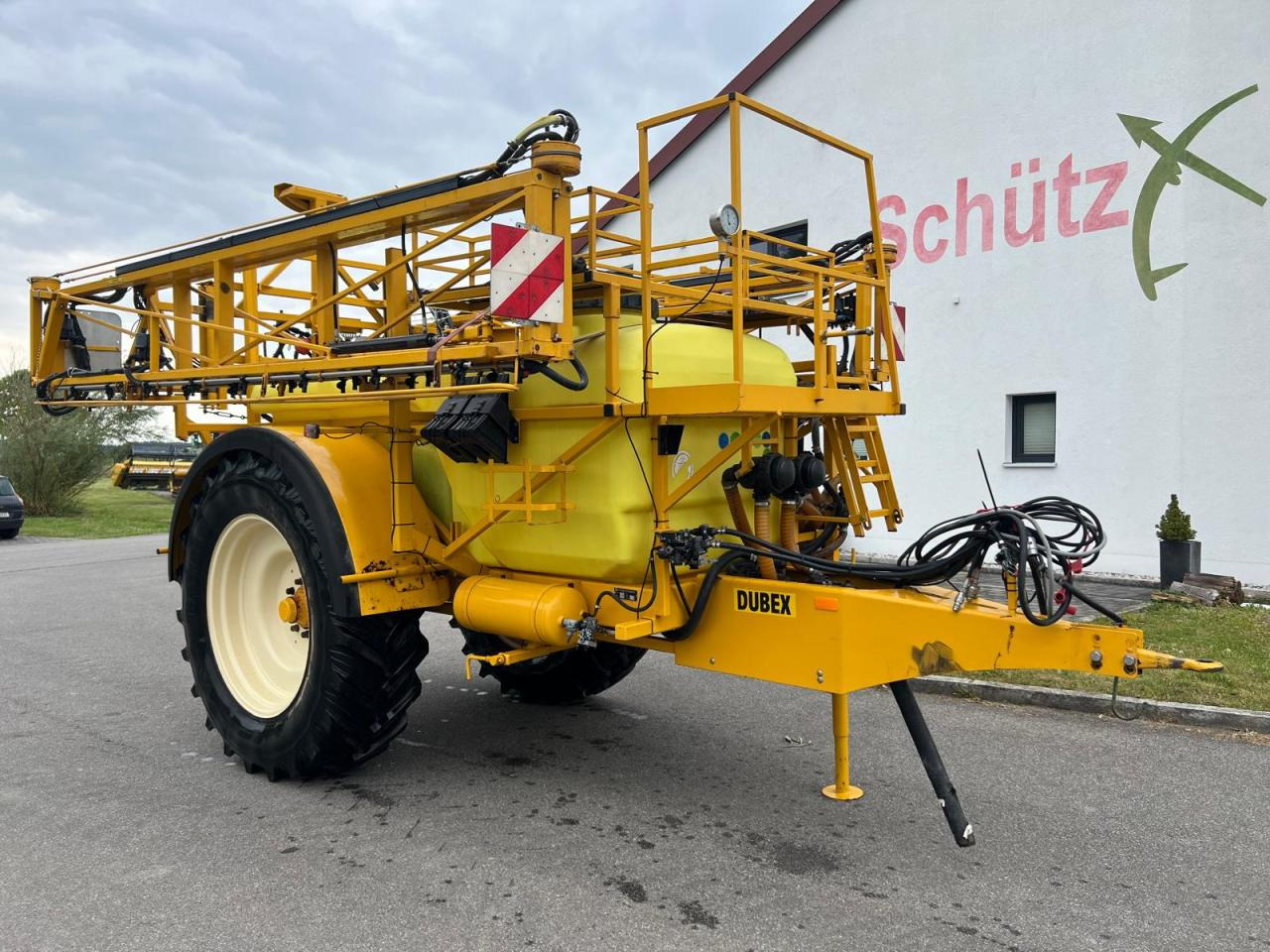 Dubex Vector 27m 3200 Liter Spritze, Baujahr 2002 - آلة الرش المقطورة: صور 2 Dubex Vector 27m 3200 Liter Spritze, Baujahr 2002 - آلة الرش المقطورة: صور 2