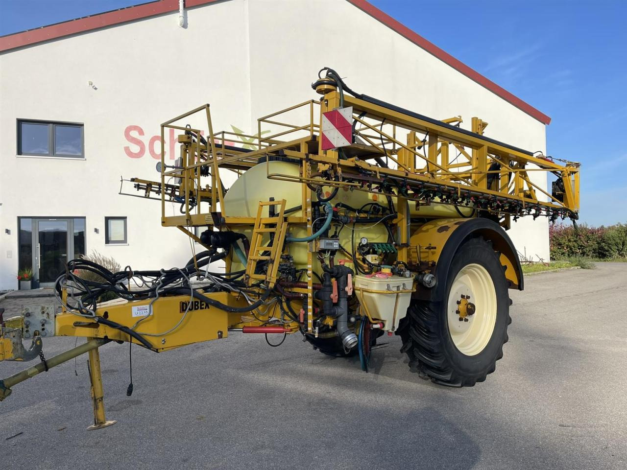 Dubex Vector mit Lenkung, 4.000 Liter Tankvolumen, 28m, Spray Control, Tank Control - آلة الرش المقطورة: صور 1 Dubex Vector mit Lenkung, 4.000 Liter Tankvolumen, 28m, Spray Control, Tank Control - آلة الرش المقطورة: صور 1