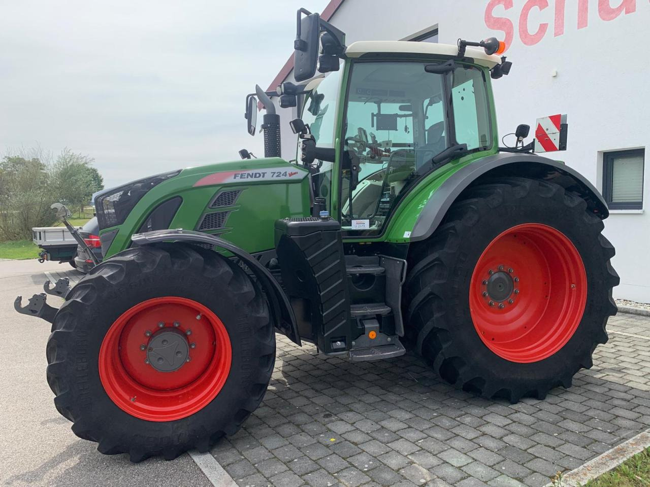 Fendt 724 Vario Power Plus mit GPS - جرار: صور 4 Fendt 724 Vario Power Plus mit GPS - جرار: صور 4