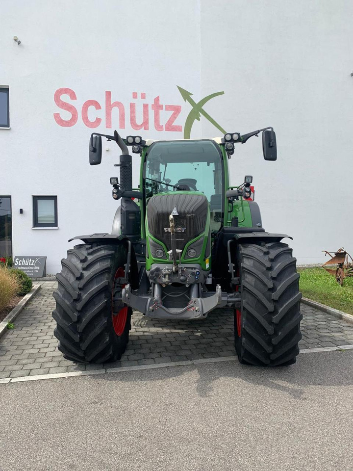 Fendt 724 Vario Power Plus mit GPS - جرار: صور 3 Fendt 724 Vario Power Plus mit GPS - جرار: صور 3