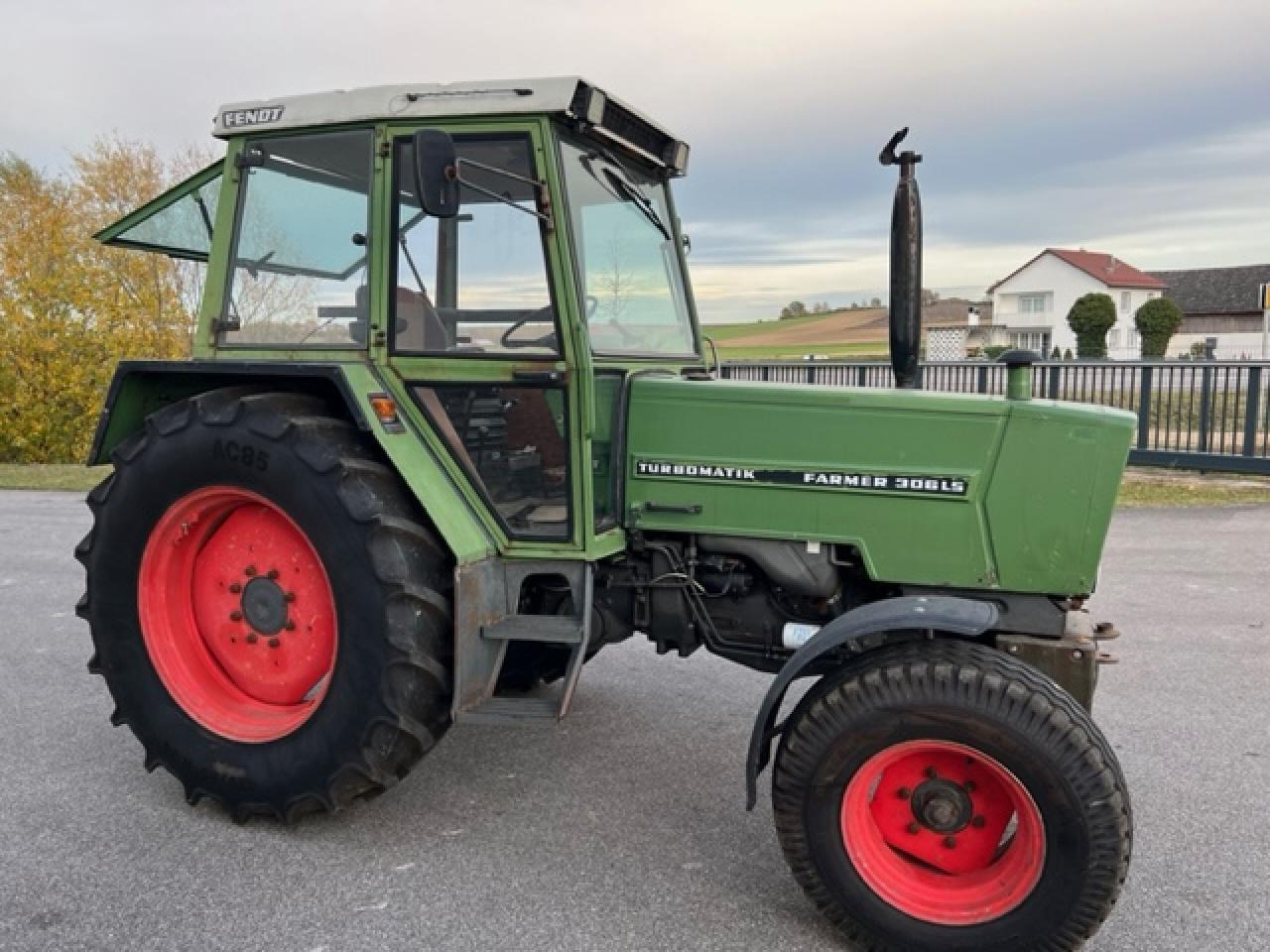 Fendt Farmer 306 LS - جرار: صور 5 Fendt Farmer 306 LS - جرار: صور 5