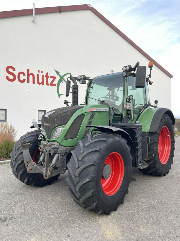 Fendt Fendt 718 Vario SCR GPS - جرار: صور 1 Fendt Fendt 718 Vario SCR GPS - جرار: صور 1