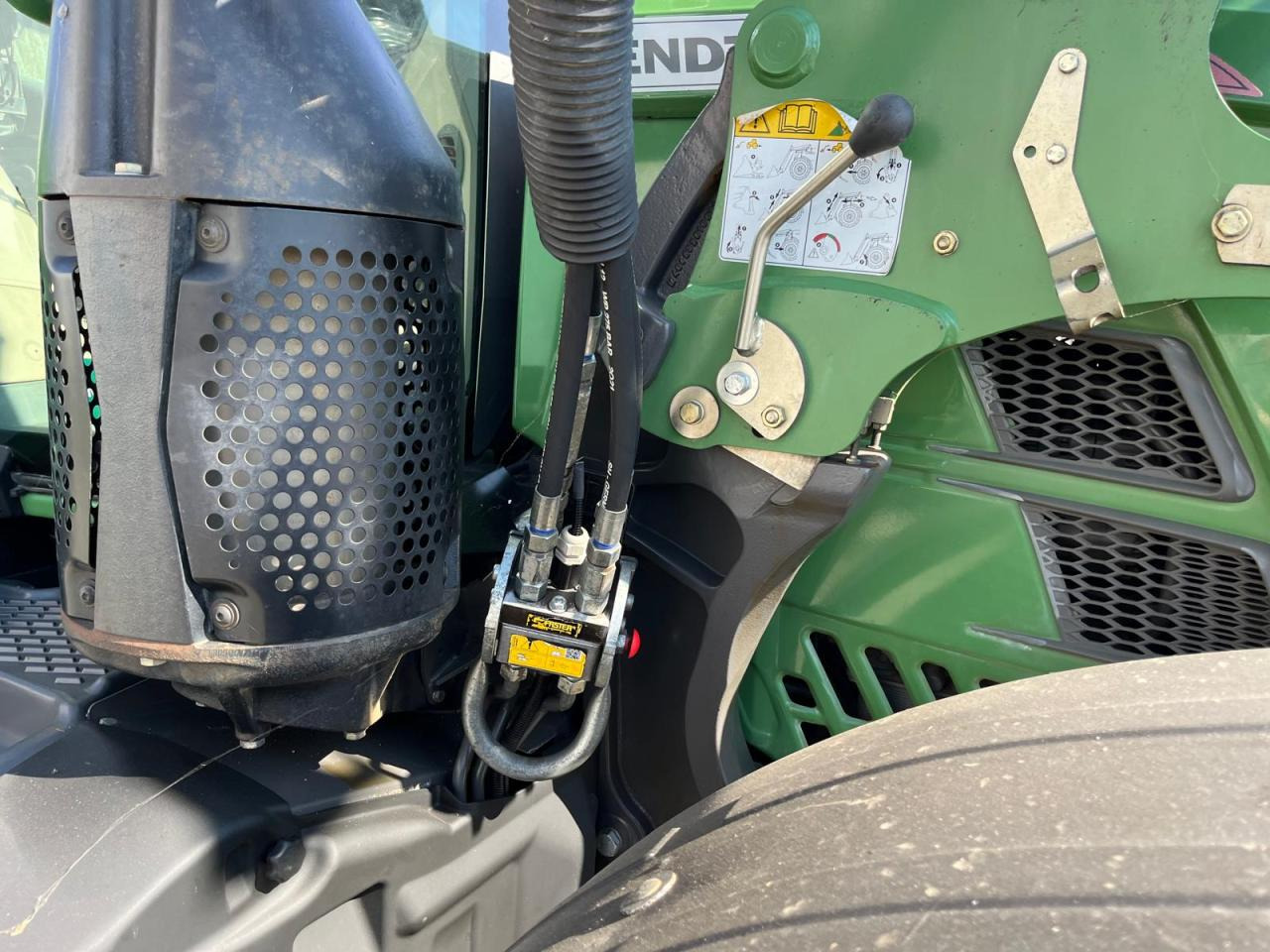 Fendt Frontlader Cargo 4X80 mit Konsole Vario 500 700 - ملحقات: صور 5 Fendt Frontlader Cargo 4X80 mit Konsole Vario 500 700 - ملحقات: صور 5