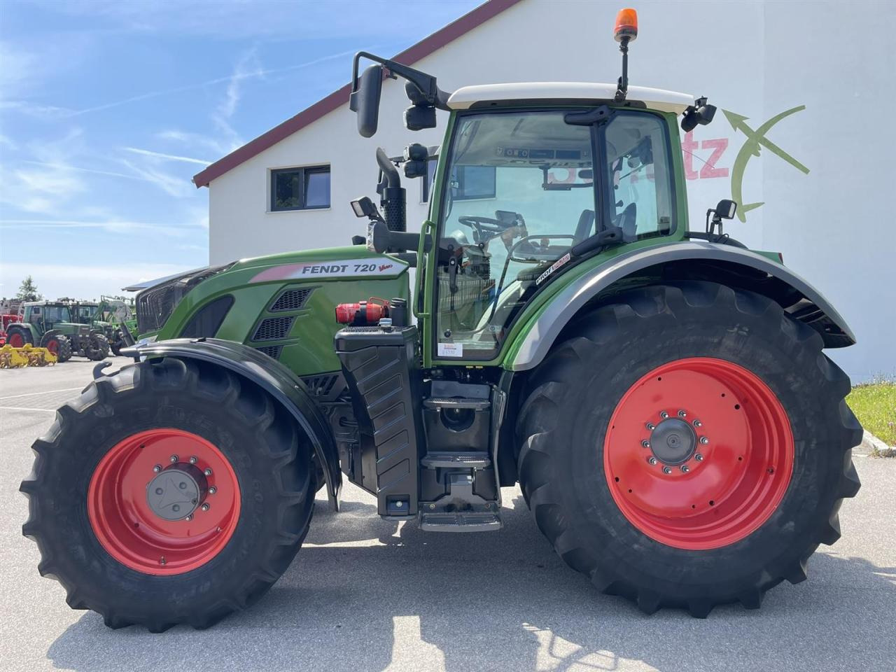 Fendt Vario 720 Profi Plus, Reifen hinten neu, FZW, FH - جرار: صور 2 Fendt Vario 720 Profi Plus, Reifen hinten neu, FZW, FH - جرار: صور 2