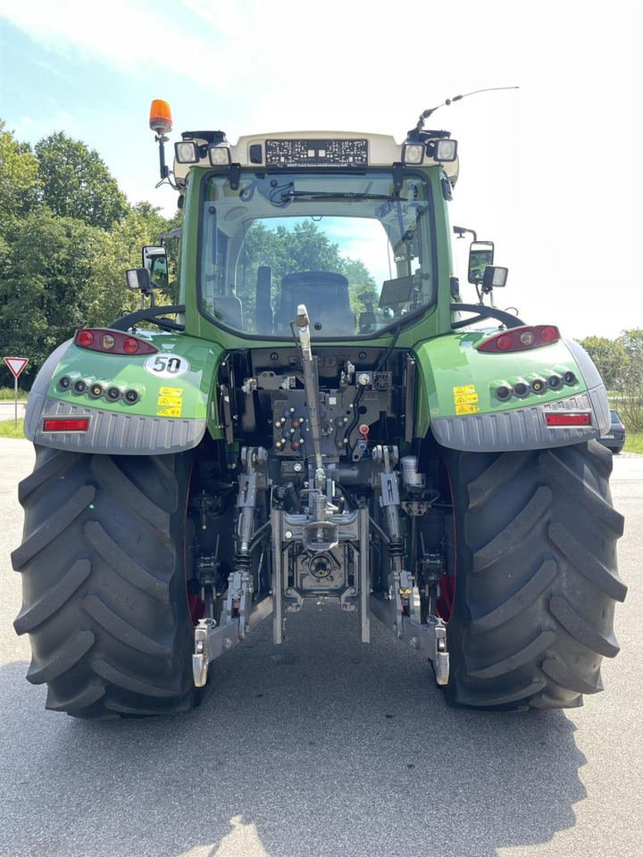 Fendt Vario 720 Profi Plus, Reifen hinten neu, FZW, FH - جرار: صور 4 Fendt Vario 720 Profi Plus, Reifen hinten neu, FZW, FH - جرار: صور 4