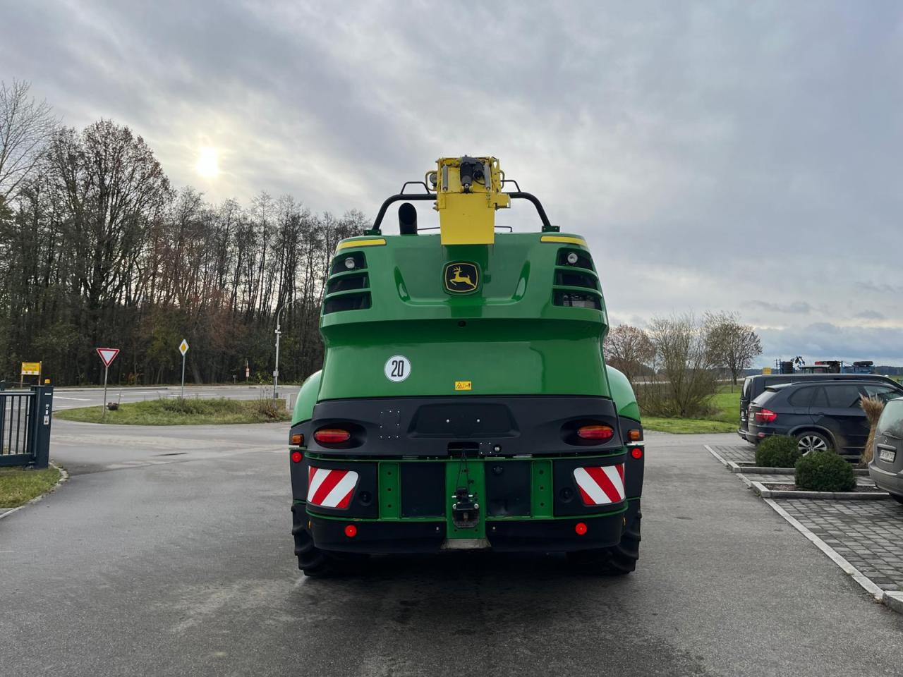 John Deere 8300i Feldhäcksler, Harvestlap, Pickup, Kemper, erst 910 Betriebsstunden, Baujahr 2018 - حصادة الأعلاف: صور 4 John Deere 8300i Feldhäcksler, Harvestlap, Pickup, Kemper, erst 910 Betriebsstunden, Baujahr 2018 - حصادة الأعلاف: صور 4