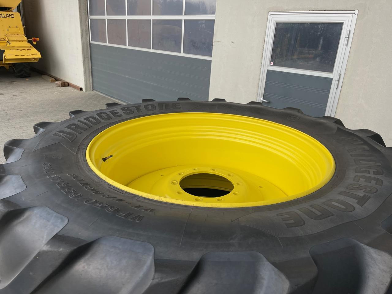 John Deere Kompletträder von 6R250, 650/65 R42 mit Bridgestone Decken aus 2019, ca. 50 % - جرار: صور 2 John Deere Kompletträder von 6R250, 650/65 R42 mit Bridgestone Decken aus 2019, ca. 50 % - جرار: صور 2