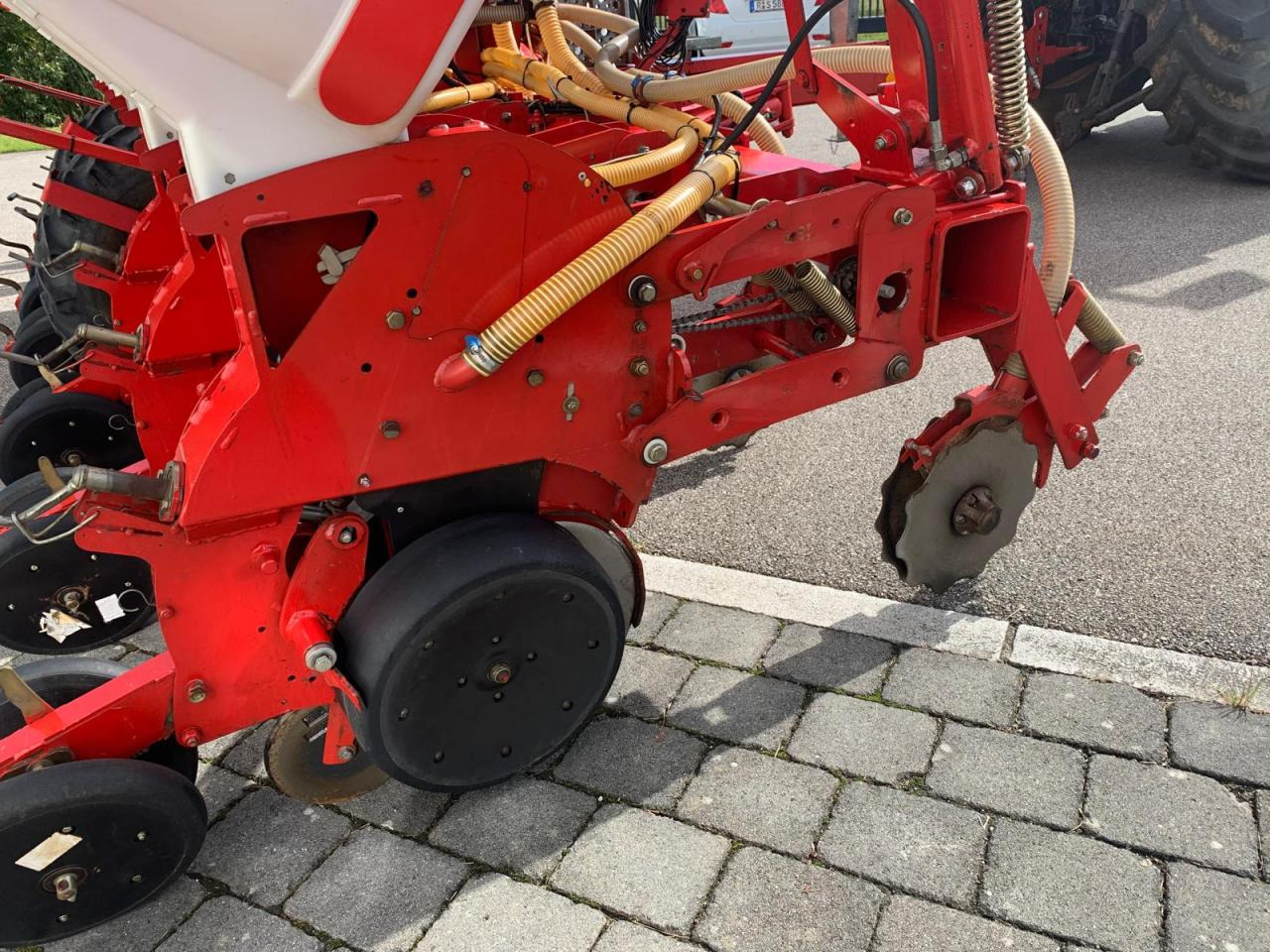 وضع البذور فى خطوط Kverneland Optima HD, mechanischer Antrieb, Reihendüngerstreuer, Visio - Säüberwachung, Baujahr 2007: صور 7 وضع البذور فى خطوط Kverneland Optima HD, mechanischer Antrieb, Reihendüngerstreuer, Visio - Säüberwachung, Baujahr 2007: صور 7