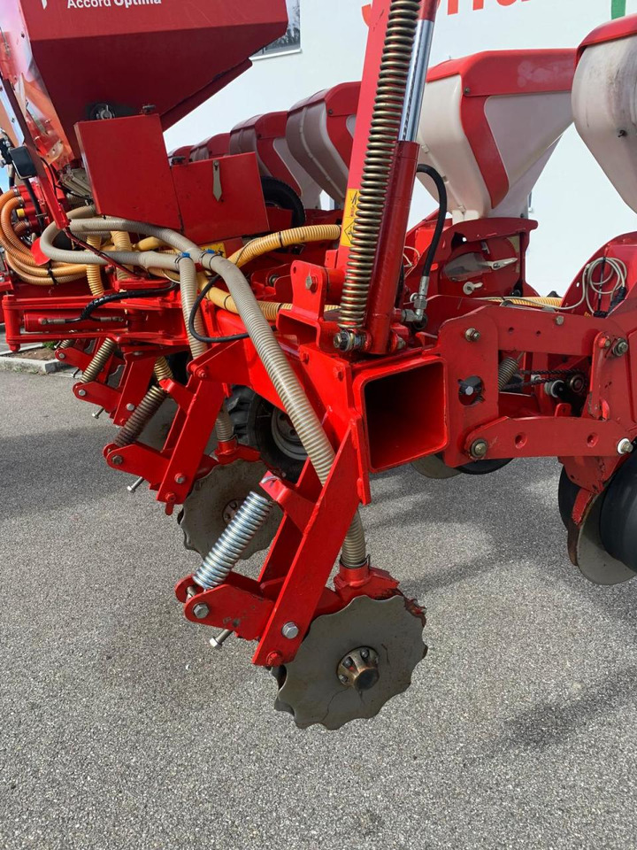 وضع البذور فى خطوط Kverneland Optima HD, mechanischer Antrieb, Reihendüngerstreuer, Visio - Säüberwachung, Baujahr 2007: صور 18 وضع البذور فى خطوط Kverneland Optima HD, mechanischer Antrieb, Reihendüngerstreuer, Visio - Säüberwachung, Baujahr 2007: صور 18