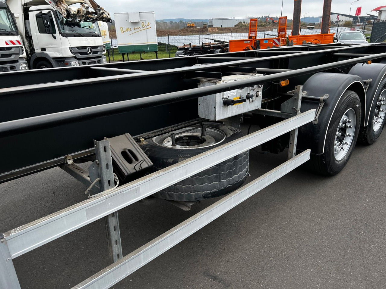 H&W 3- Achs Auflieger für Presscontainer H&W 3- Achs Auflieger für Presscontainer - شاحنات الحاويات / جسم علوي قابل للتغيير نصف مقطورة: صور 5 H&W 3- Achs Auflieger für Presscontainer H&W 3- Achs Auflieger für Presscontainer - شاحنات الحاويات / جسم علوي قابل للتغيير نصف مقطورة: صور 5